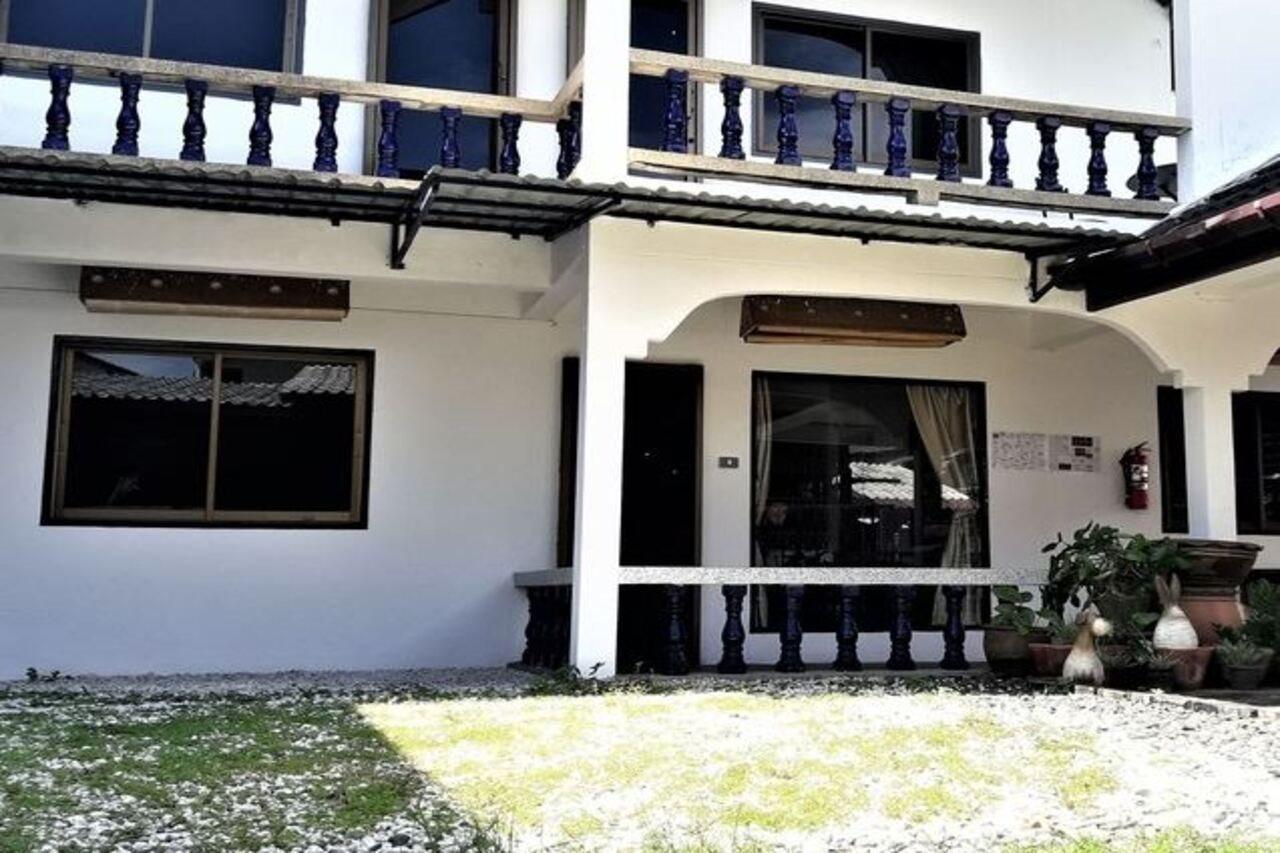 The Guest House Patong Exterior photo